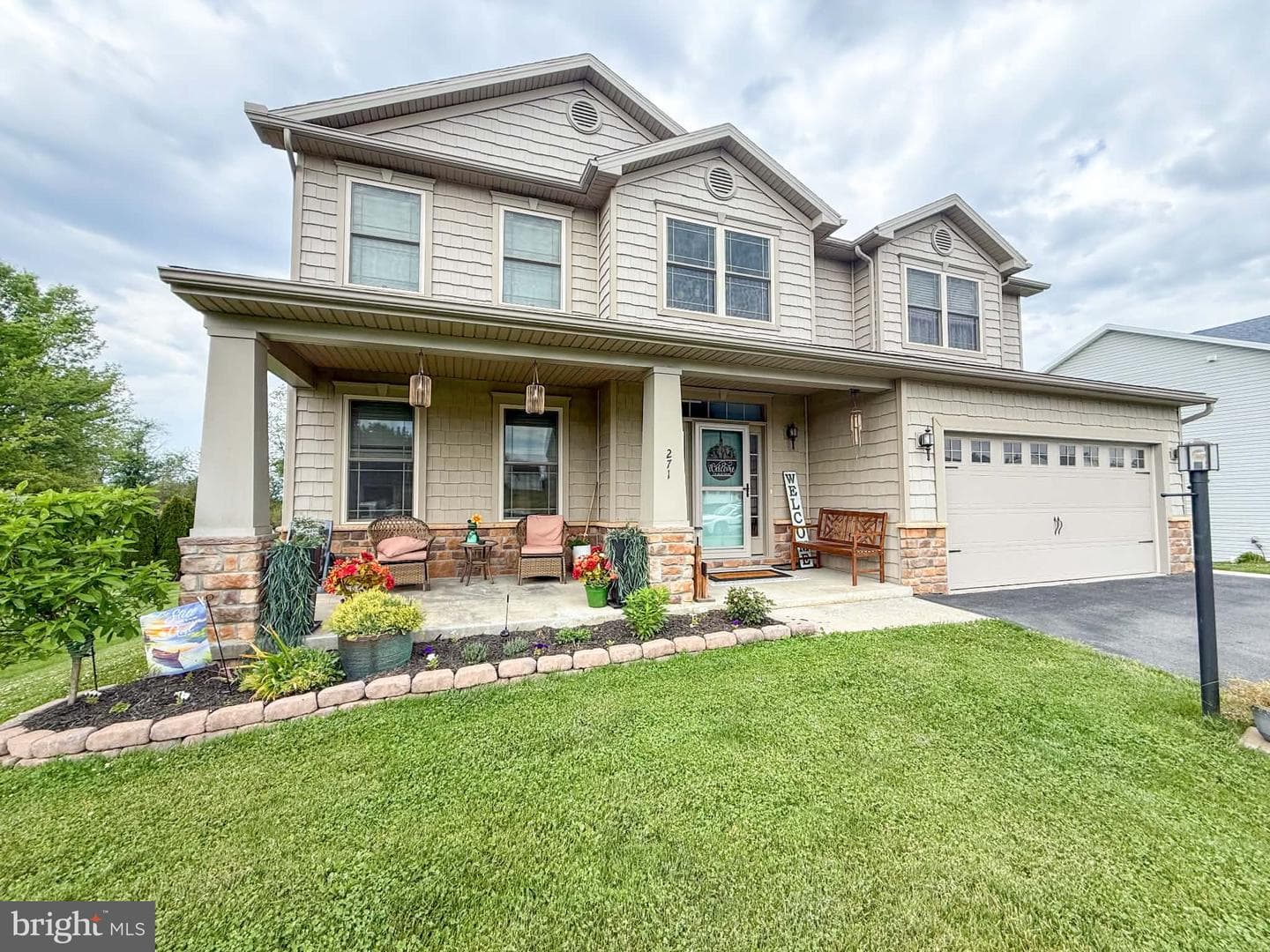 271 Leedy Way West photo 4