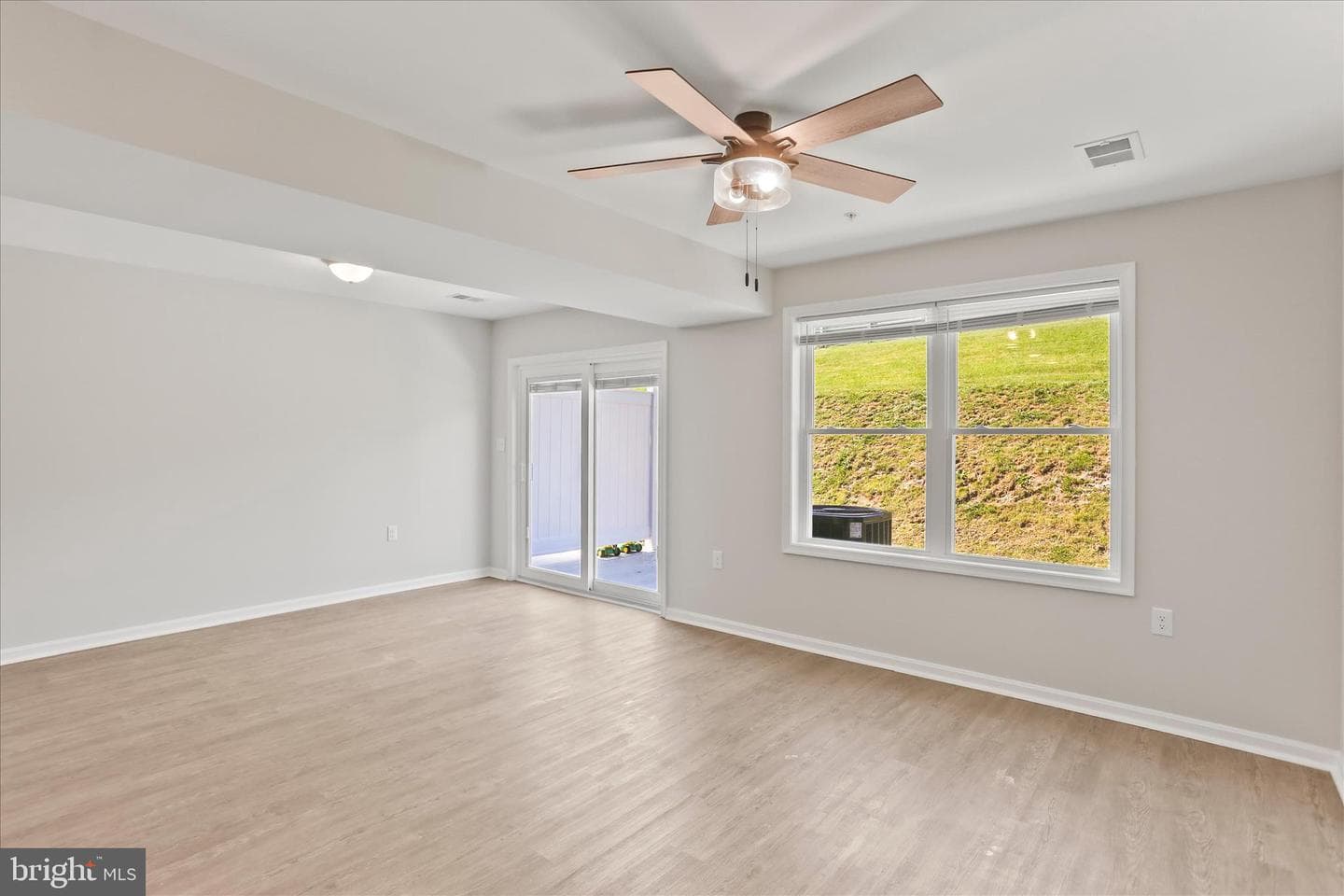 8820 Hillside Way photo 10
