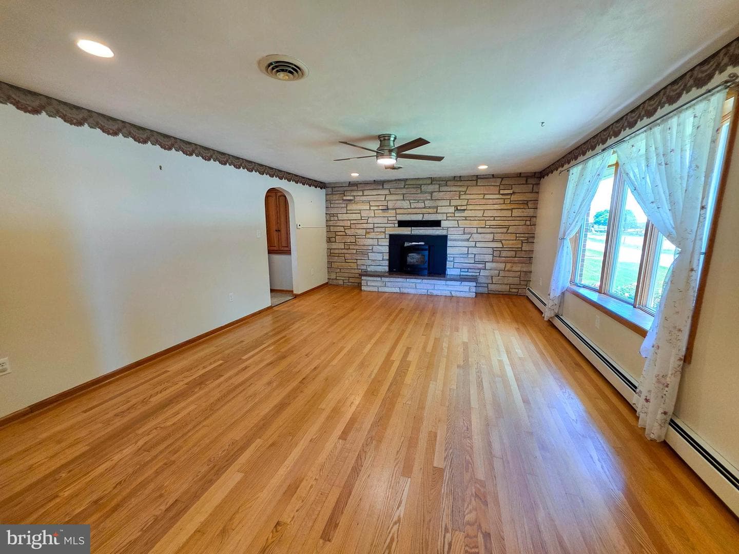 14329 Williamsport Pike photo 8