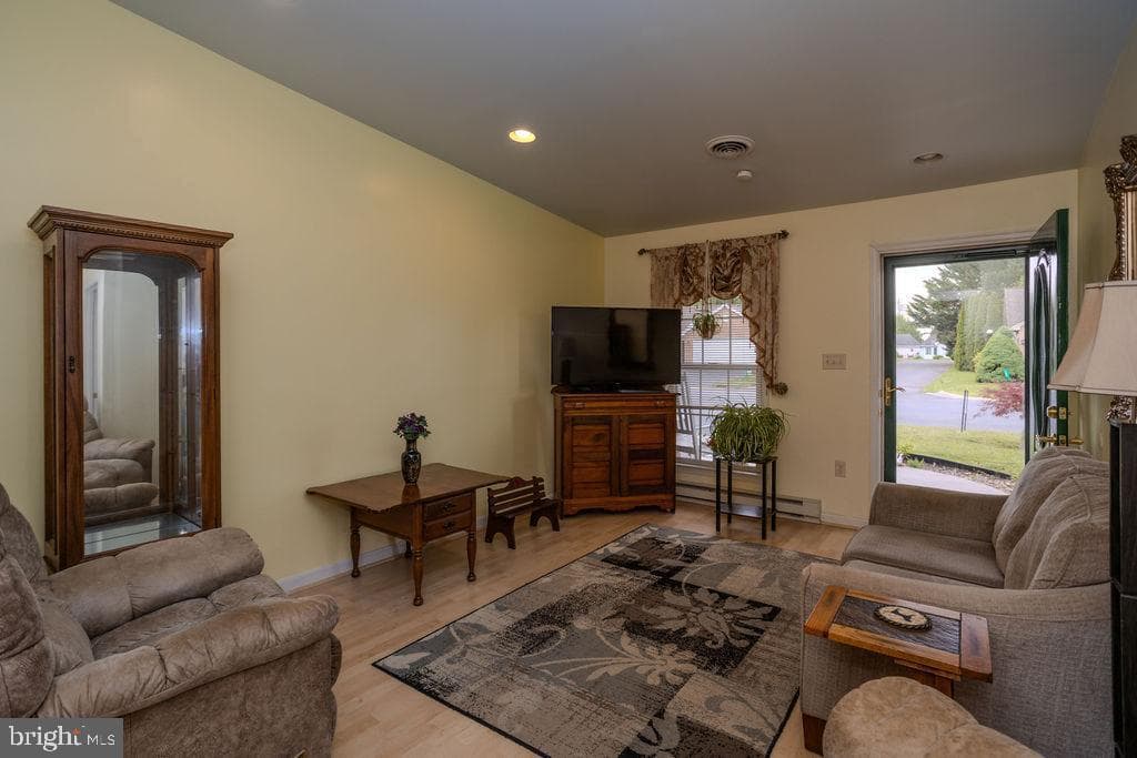 159 Ginkgo Court photo 6