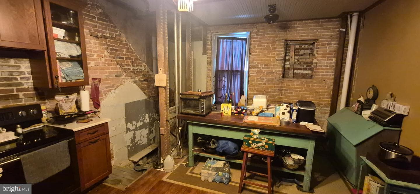 102 3rd Street E photo 6