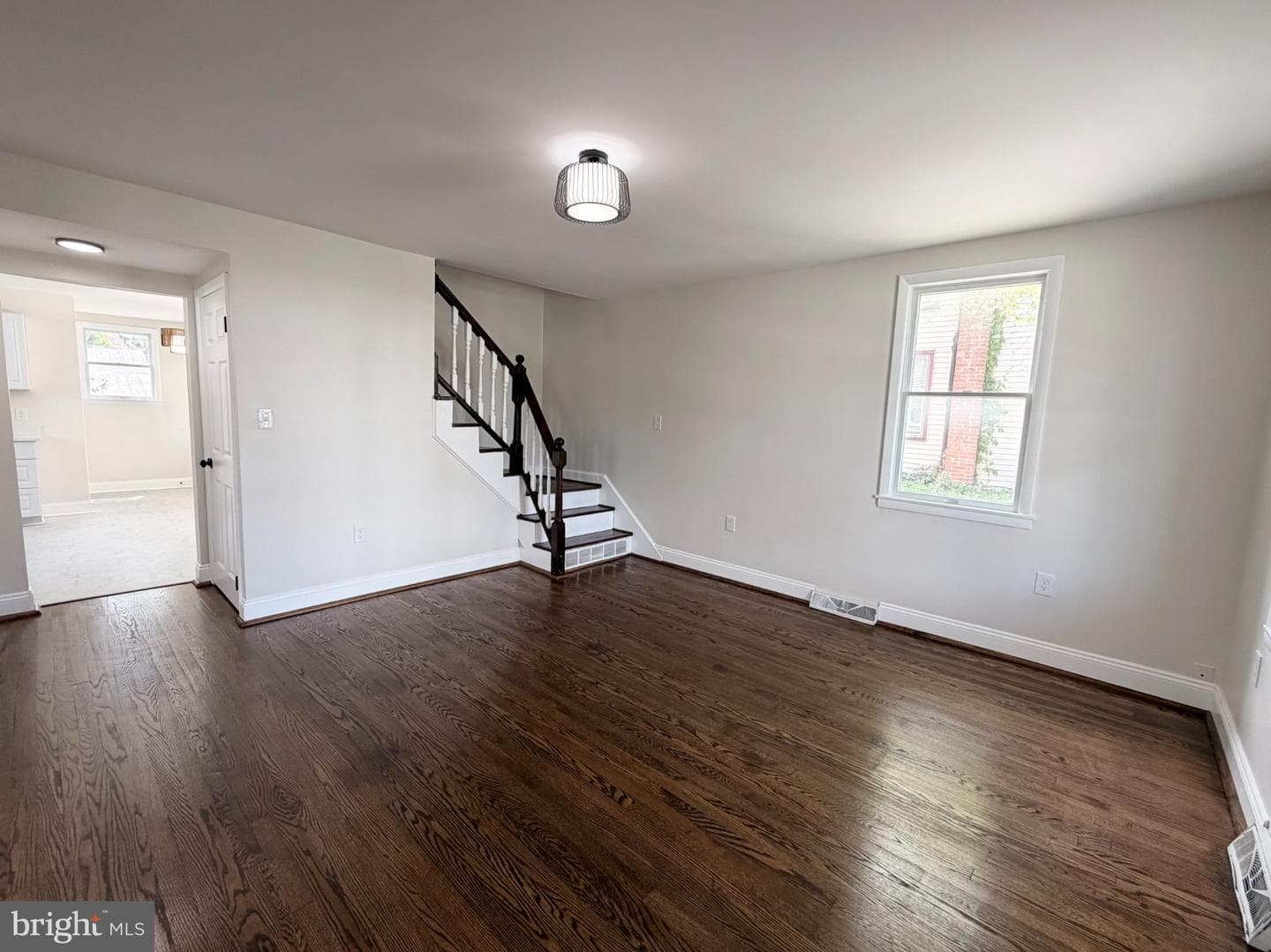 3900 Lincoln Street photo 3