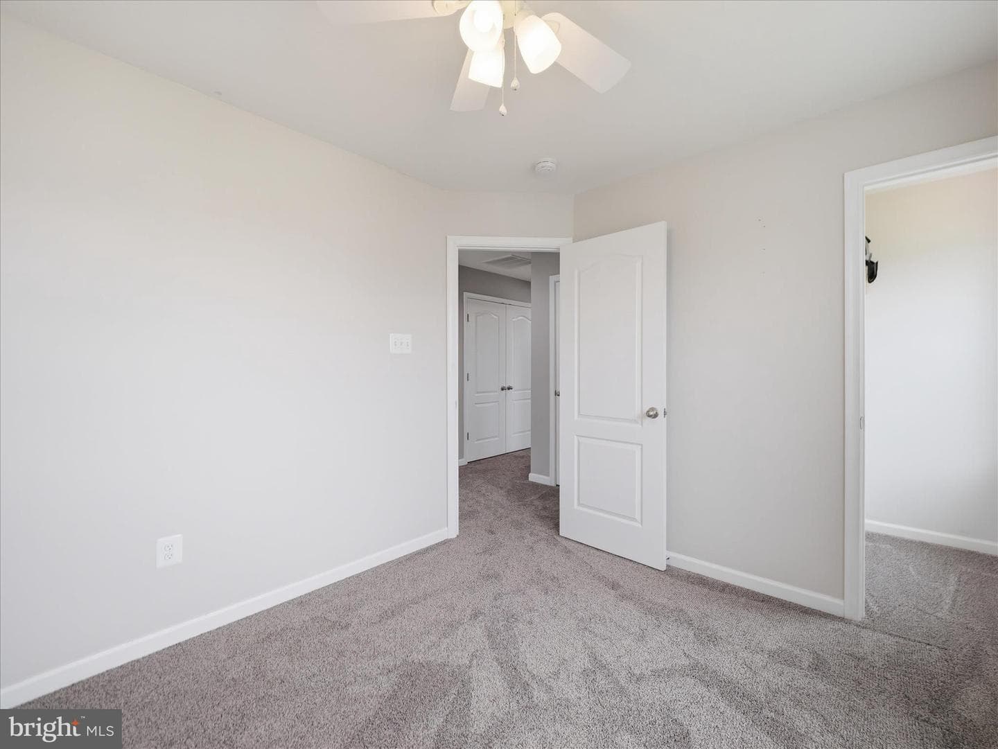 801 Bristol Dr photo 22