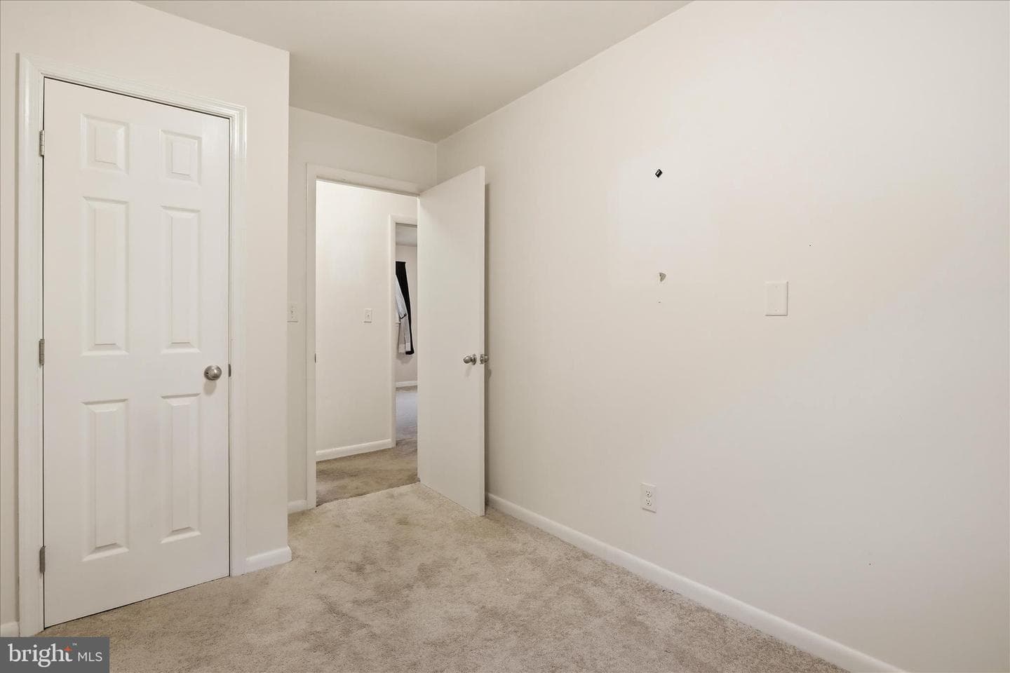 15716 Valley Avenue photo 15