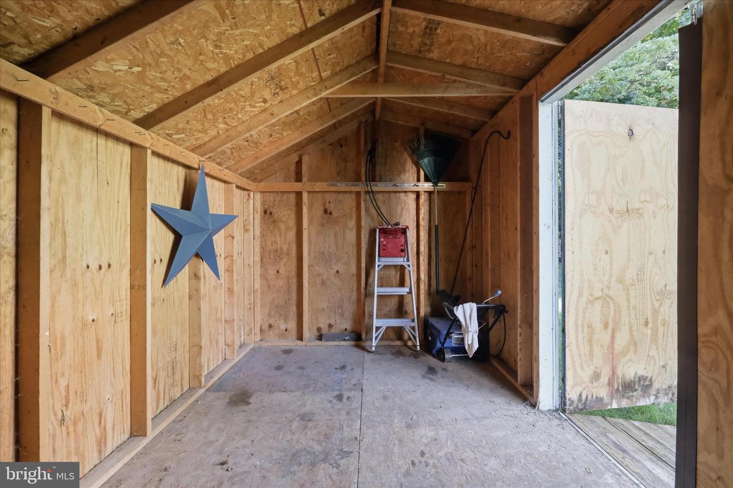 15716 Valley Avenue photo 31
