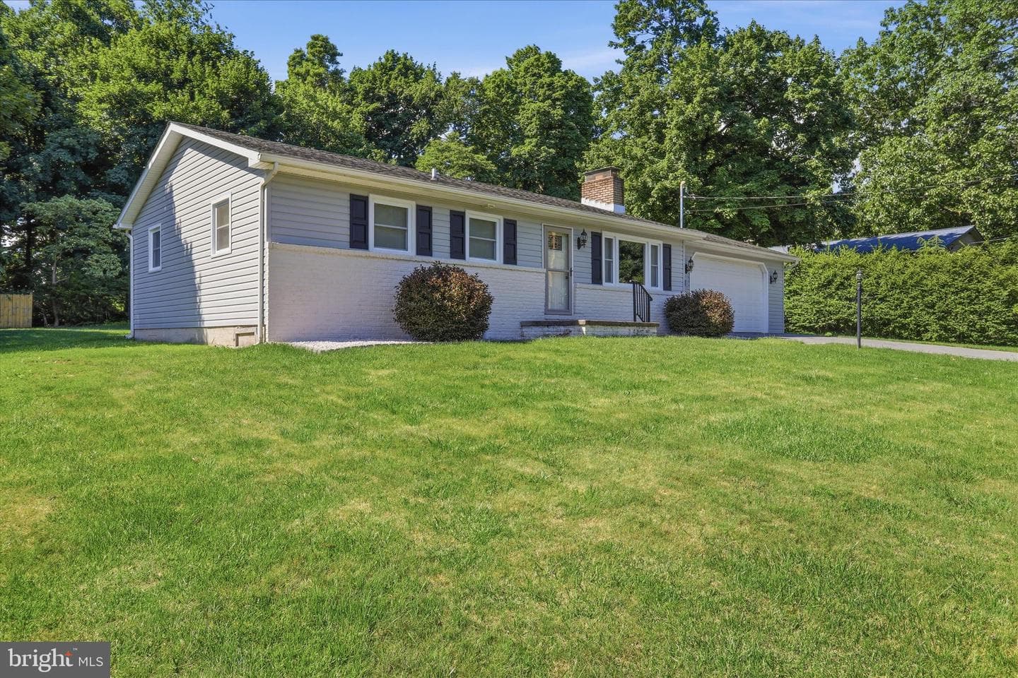 15716 Valley Avenue photo 4