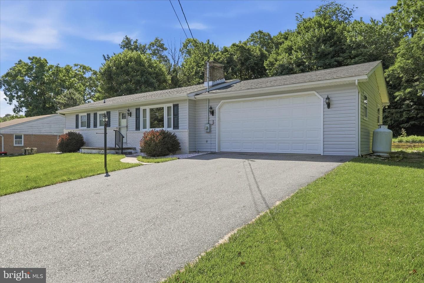 15716 Valley Avenue photo 5