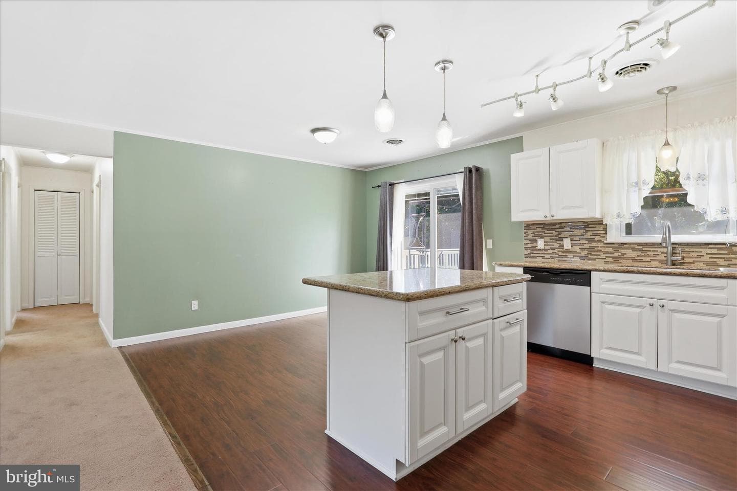 15716 Valley Avenue photo 6