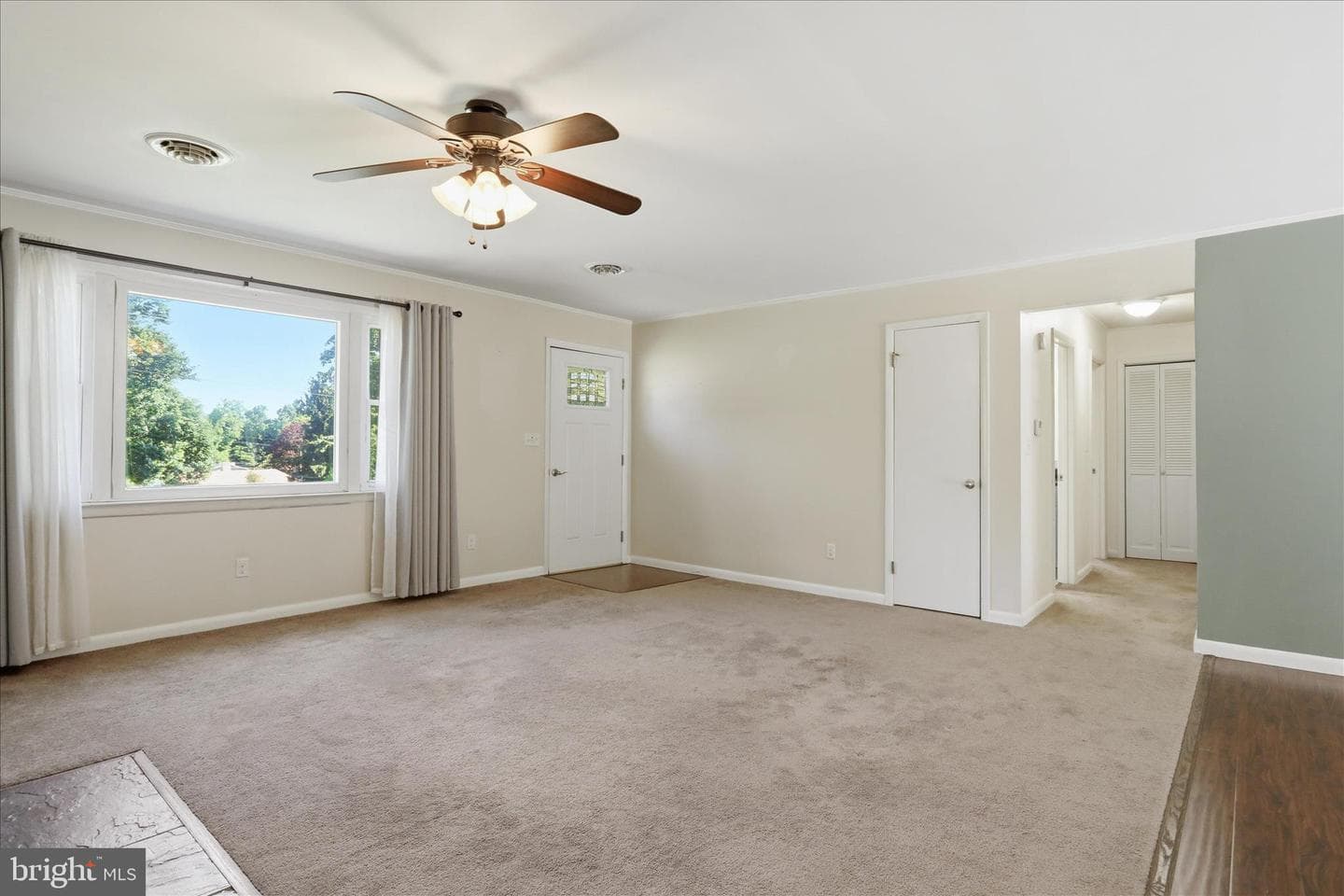 15716 Valley Avenue photo 7