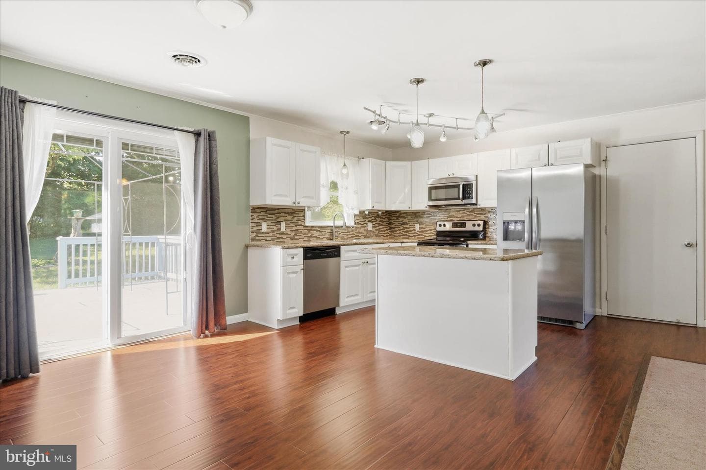 15716 Valley Avenue photo 9