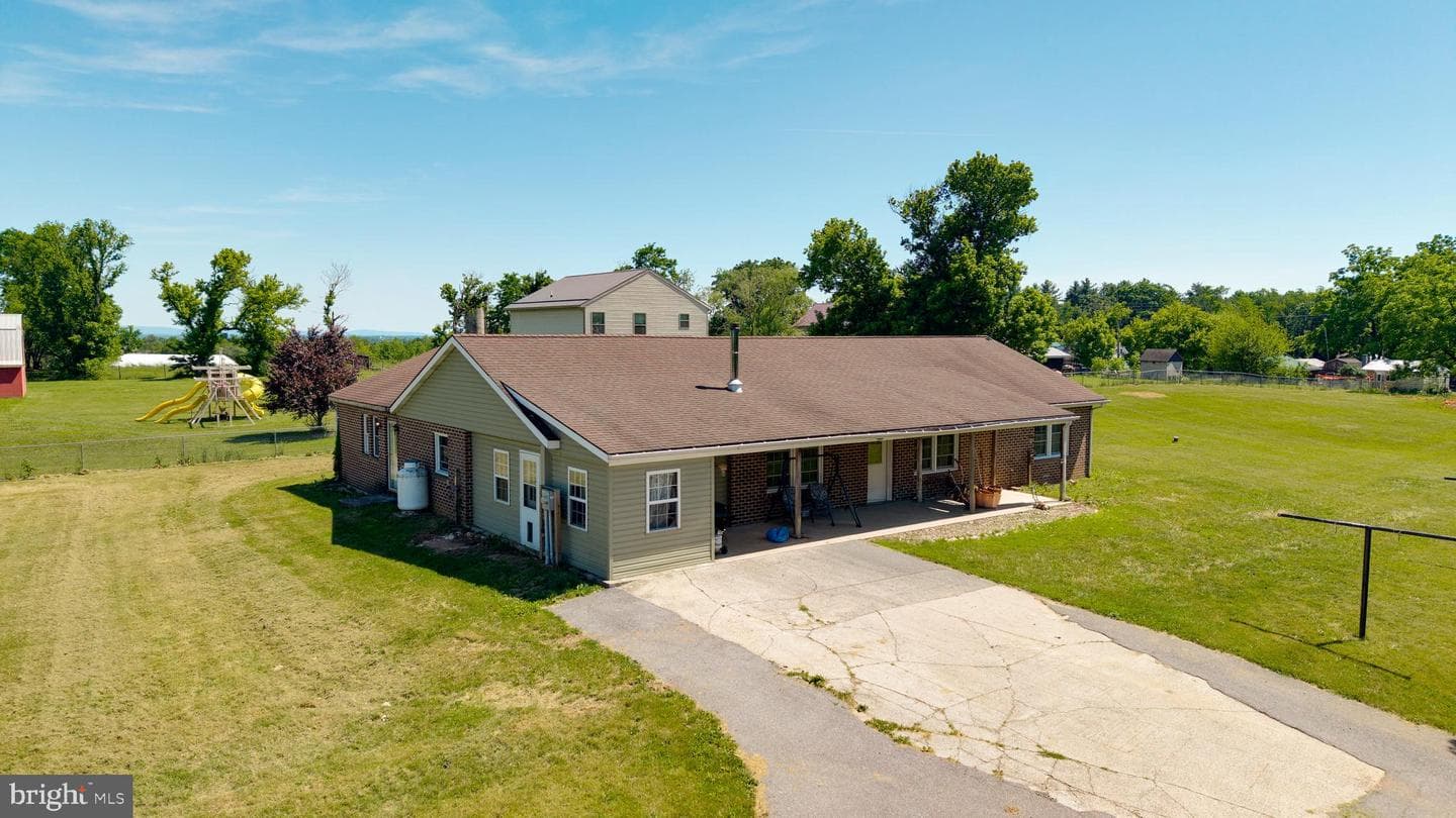 13789 Buchanan Trail W, Mercersburg
