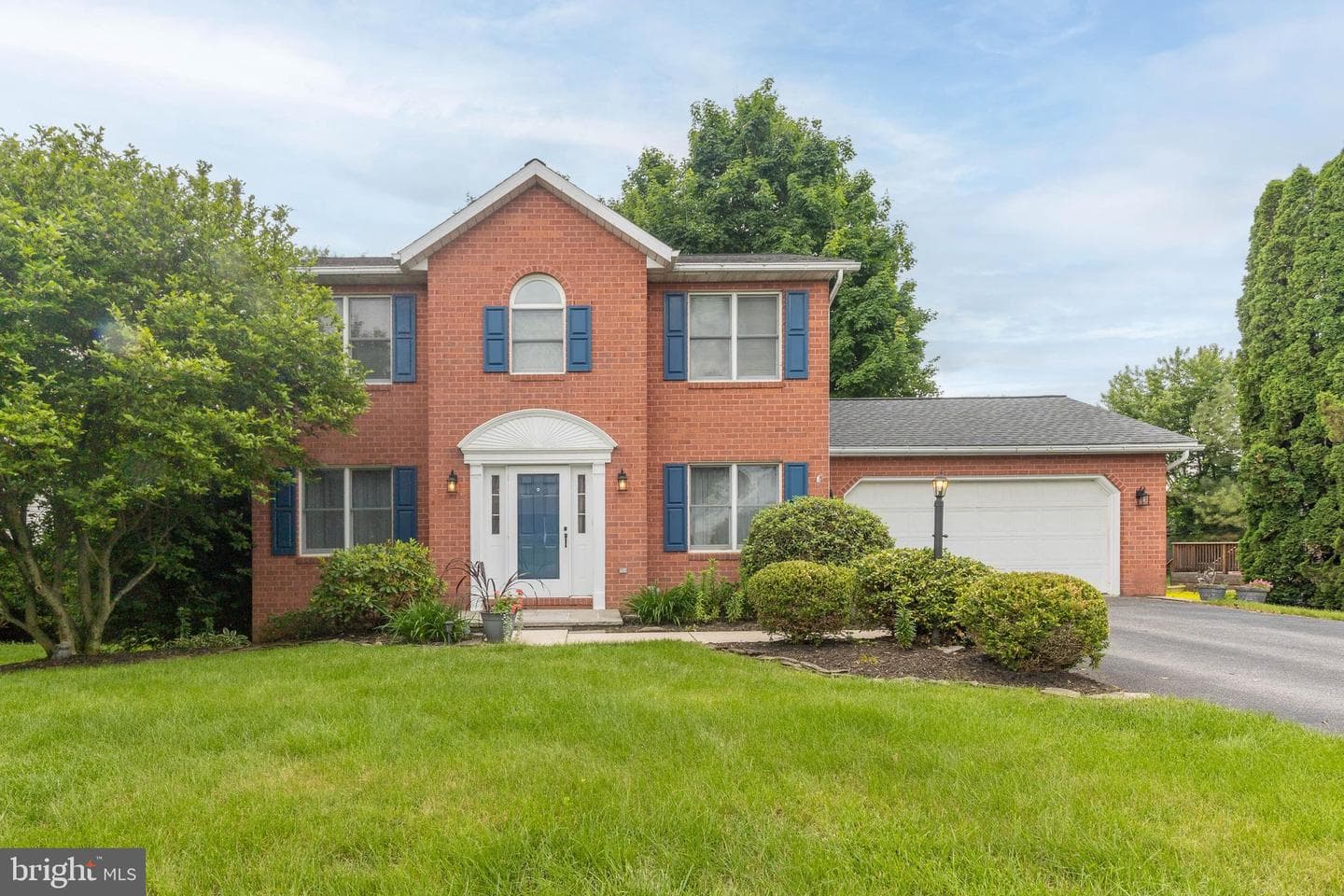 685 Greenfield Drive photo 12