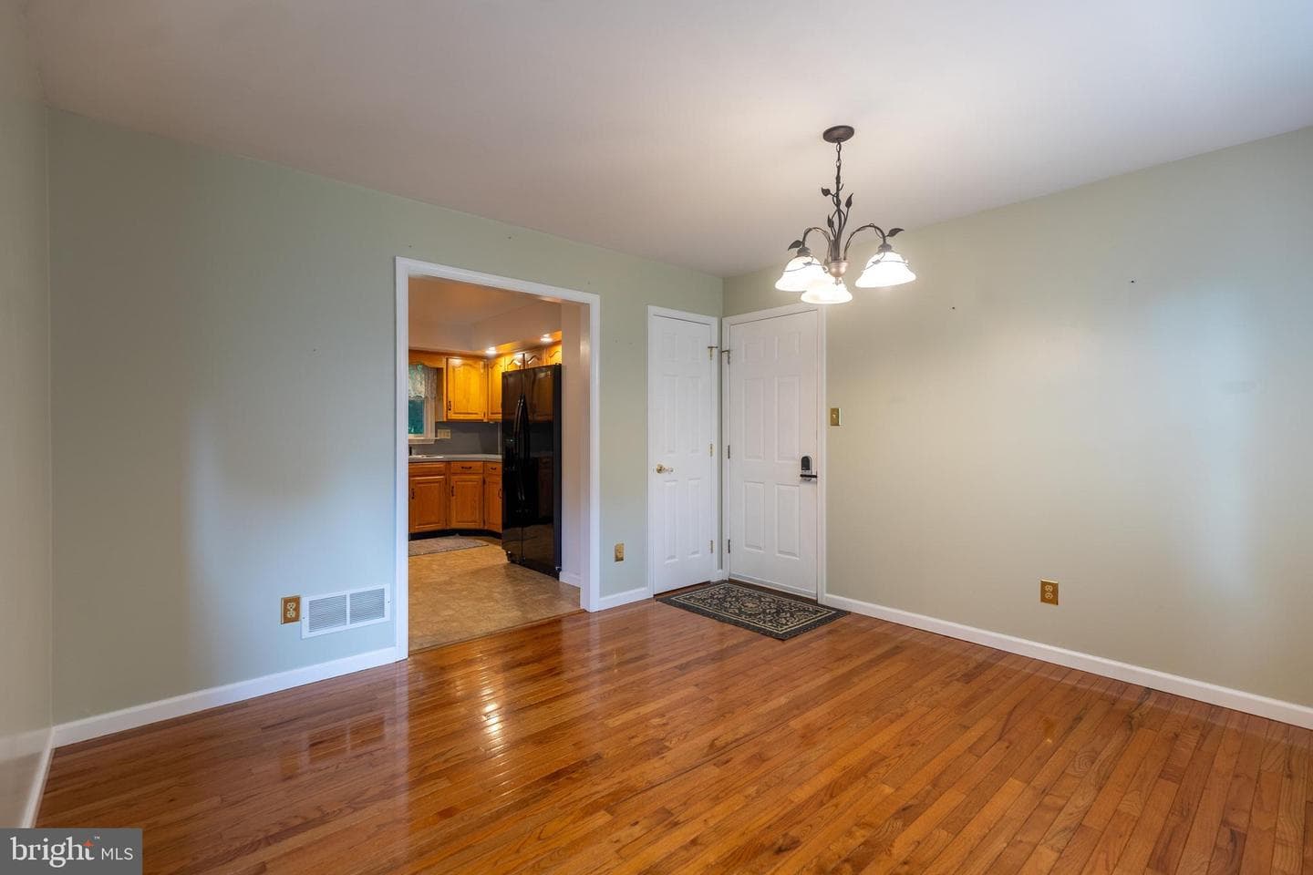 685 Greenfield Drive photo 28