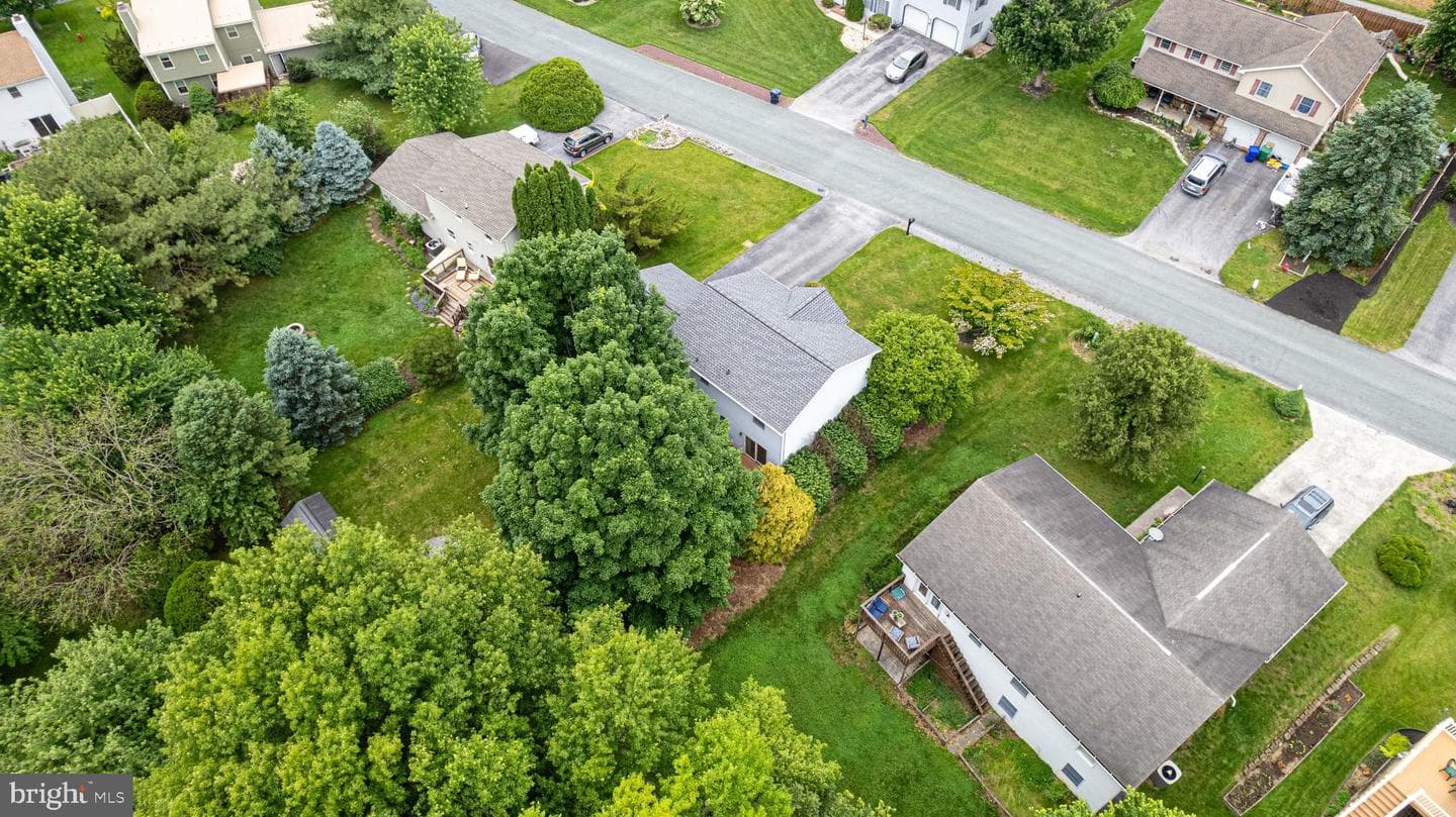 685 Greenfield Drive photo 3