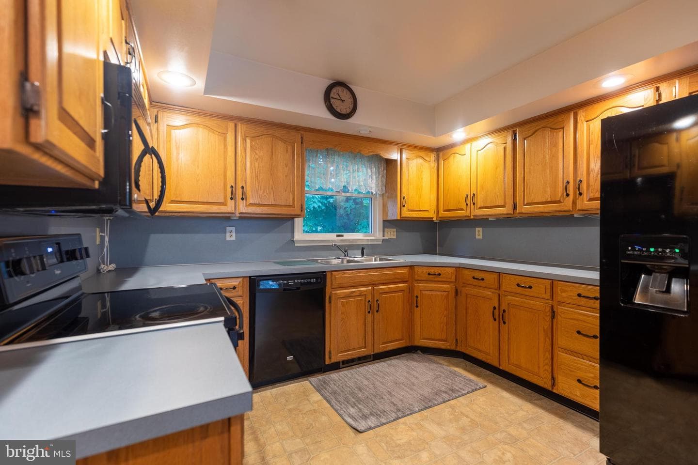 685 Greenfield Drive photo 31