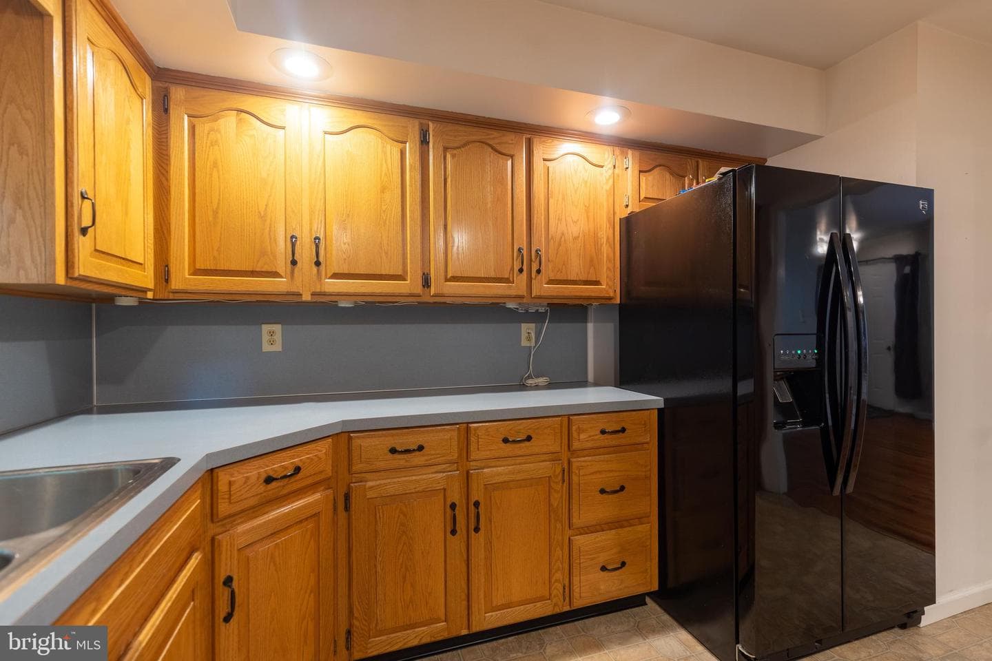685 Greenfield Drive photo 32