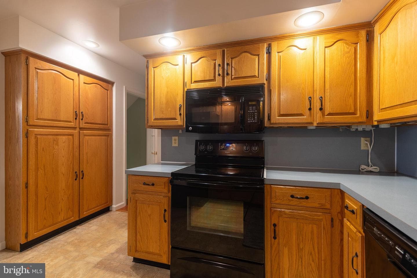 685 Greenfield Drive photo 33