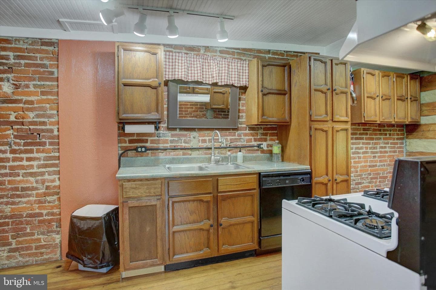 118 N Carlisle Street photo 16
