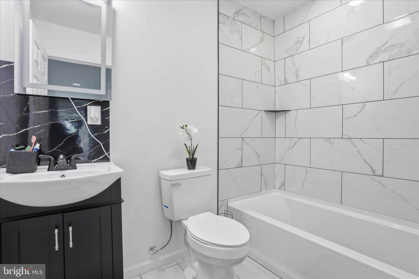 15 Canterbury Drive photo 27