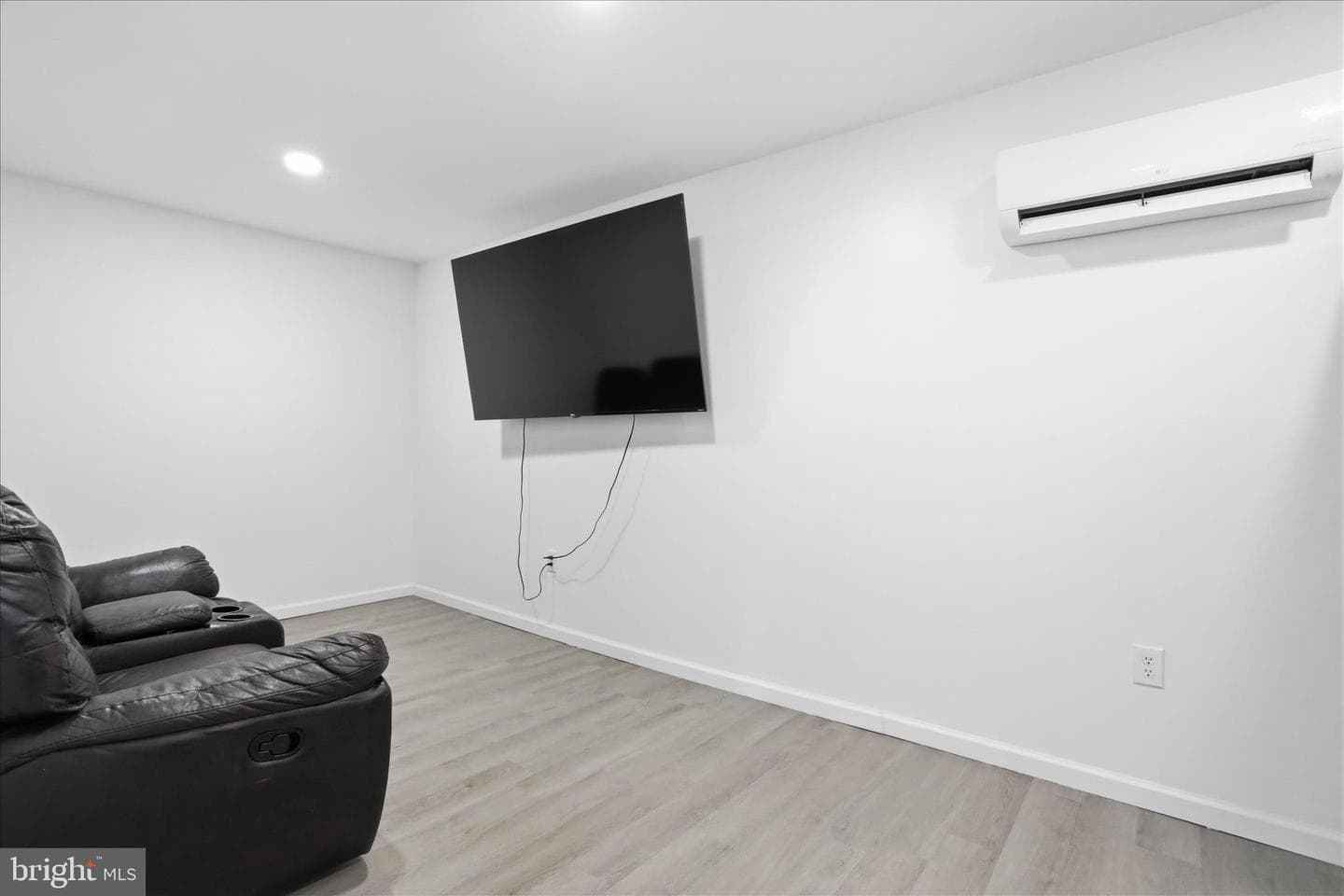 15 Canterbury Drive photo 30