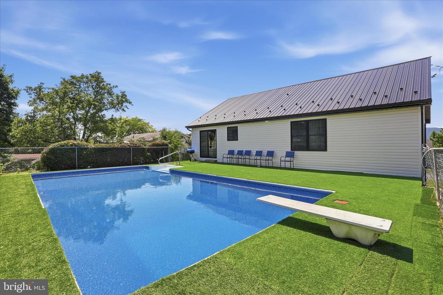 15 Canterbury Drive photo 38