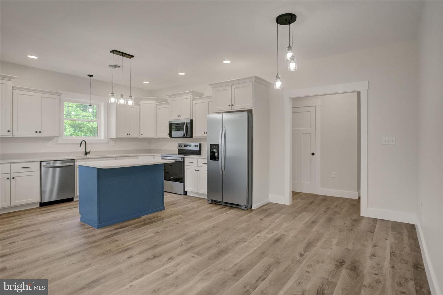 695 Karvois Court photo 12