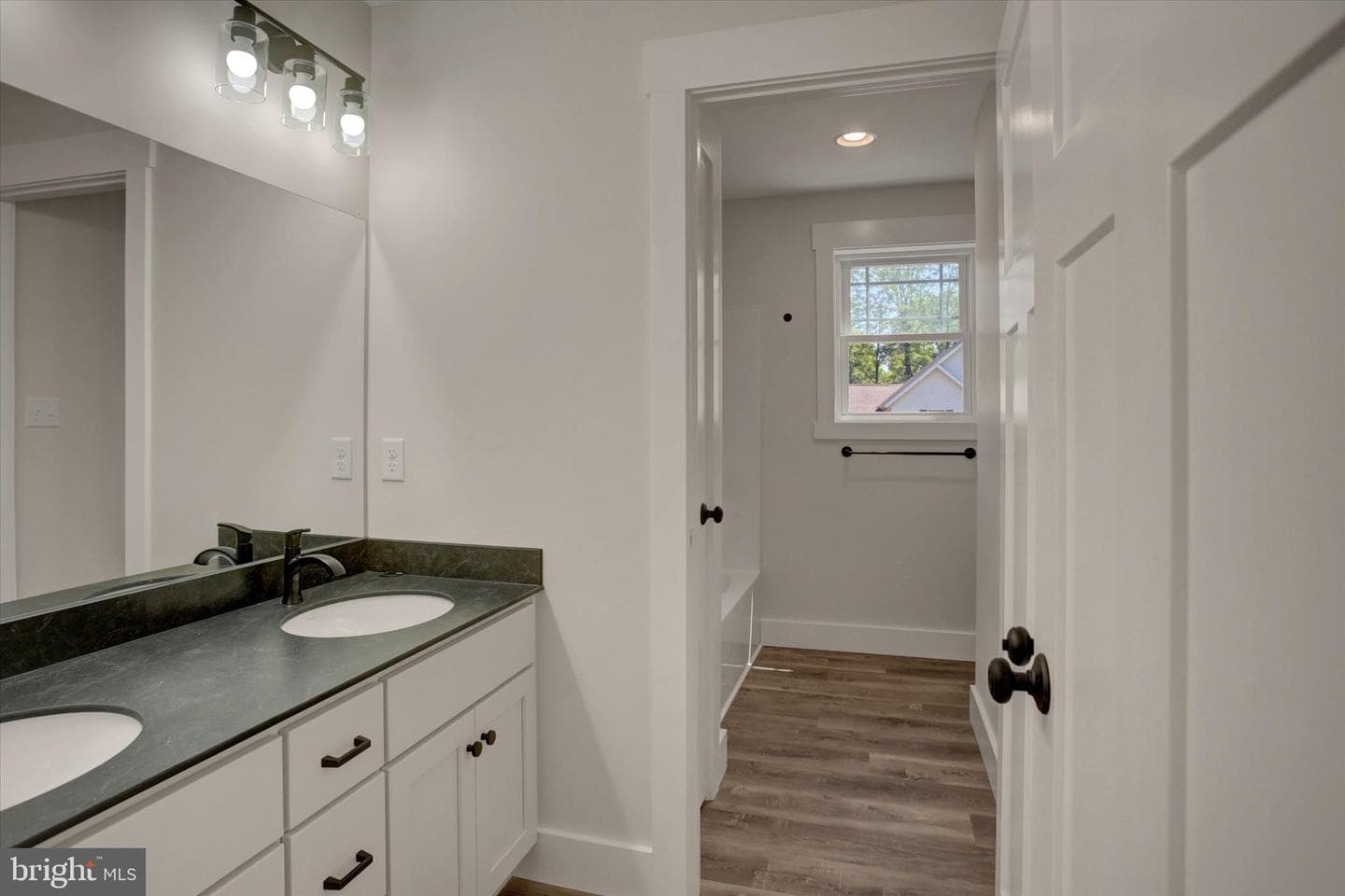 695 Karvois Court photo 27