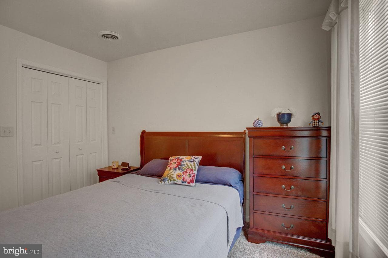 176 Lantern Ln photo 20