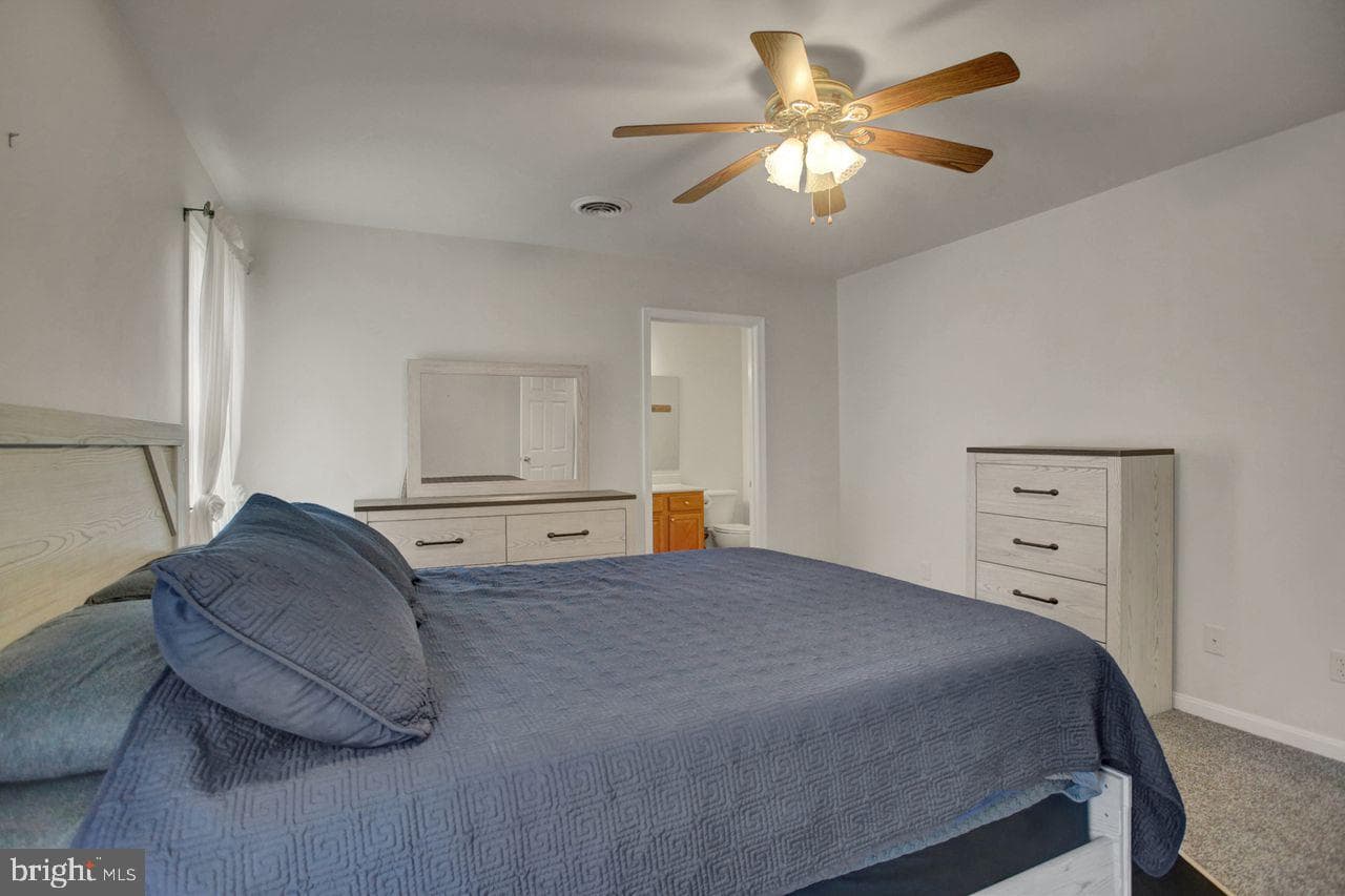 176 Lantern Ln photo 24