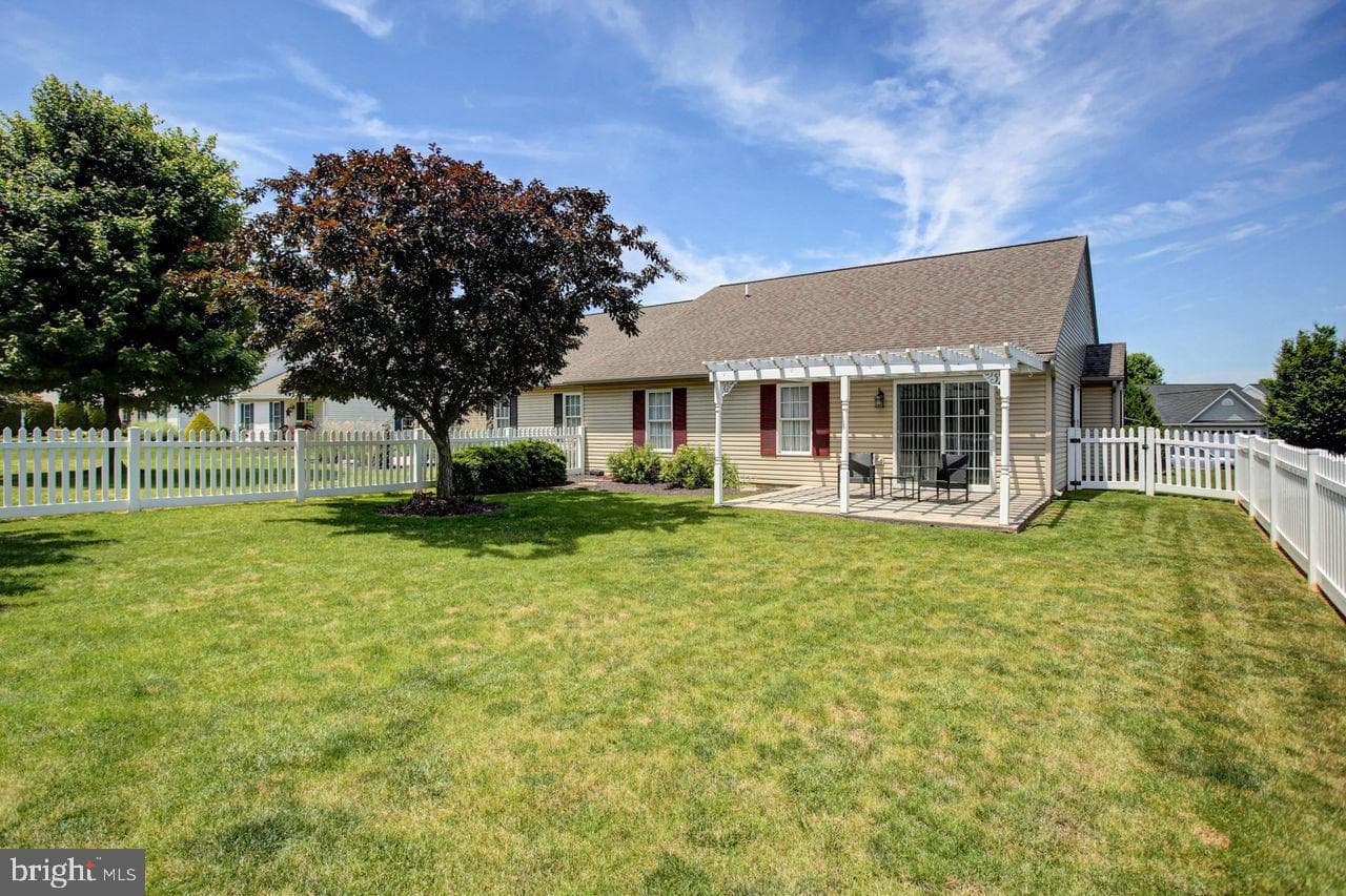 176 Lantern Ln photo 30