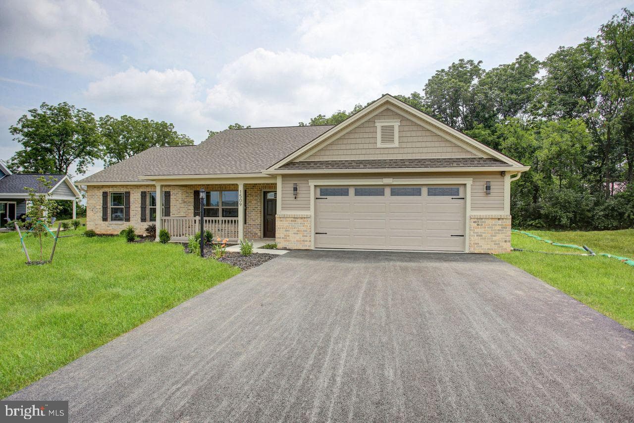 1509 Treeline Drive photo 3