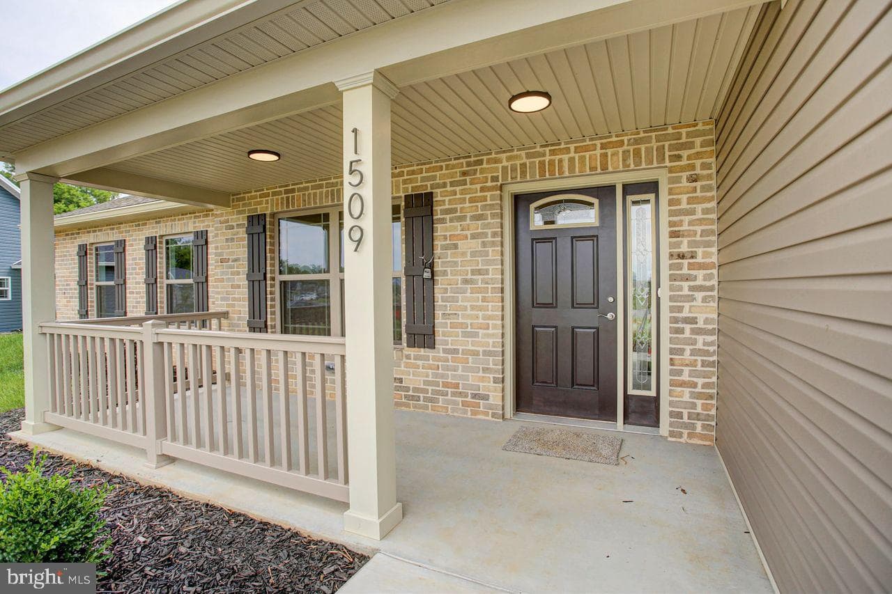 1509 Treeline Drive photo 4