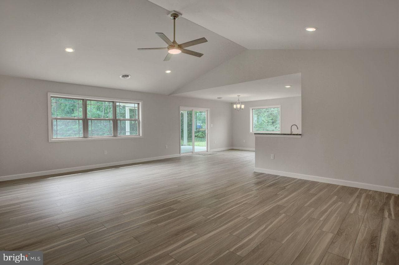 1509 Treeline Drive photo 9