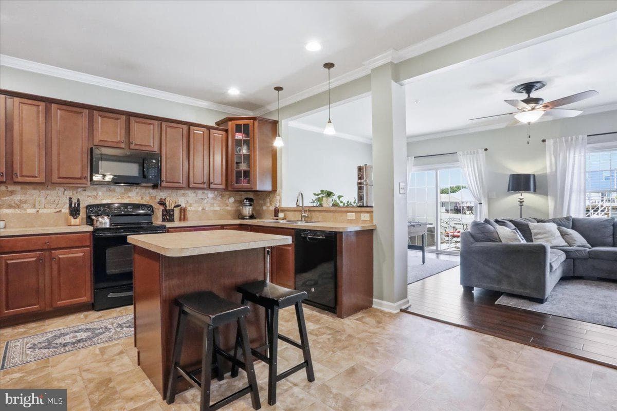 451 Frick Avenue photo 6