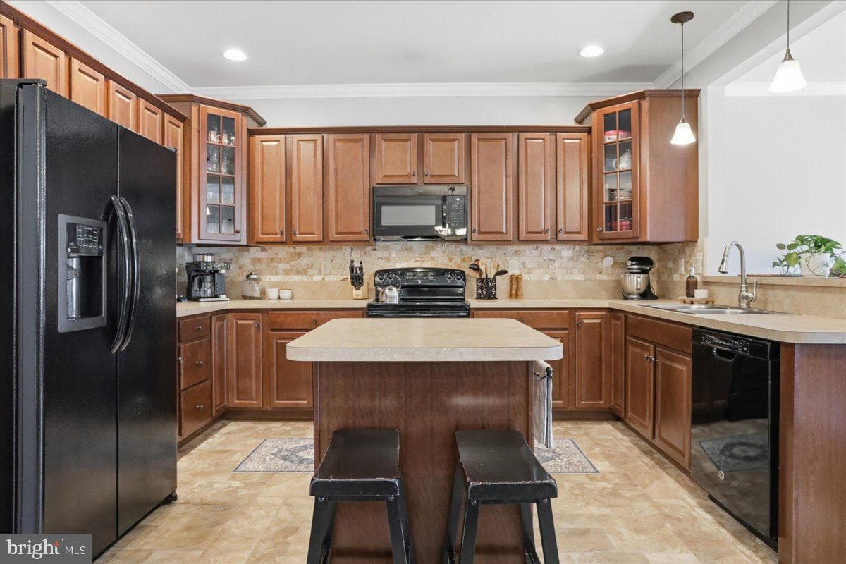 451 Frick Avenue photo 7