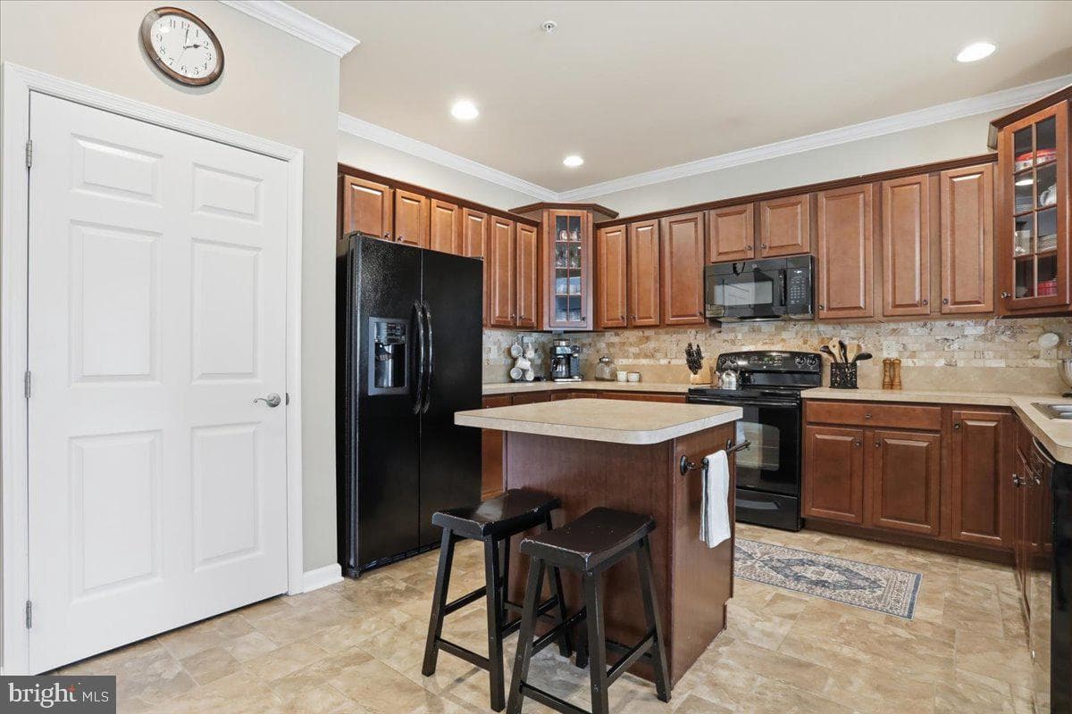 451 Frick Avenue photo 8