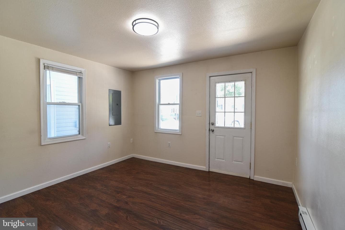 325 Fourth Street photo 7