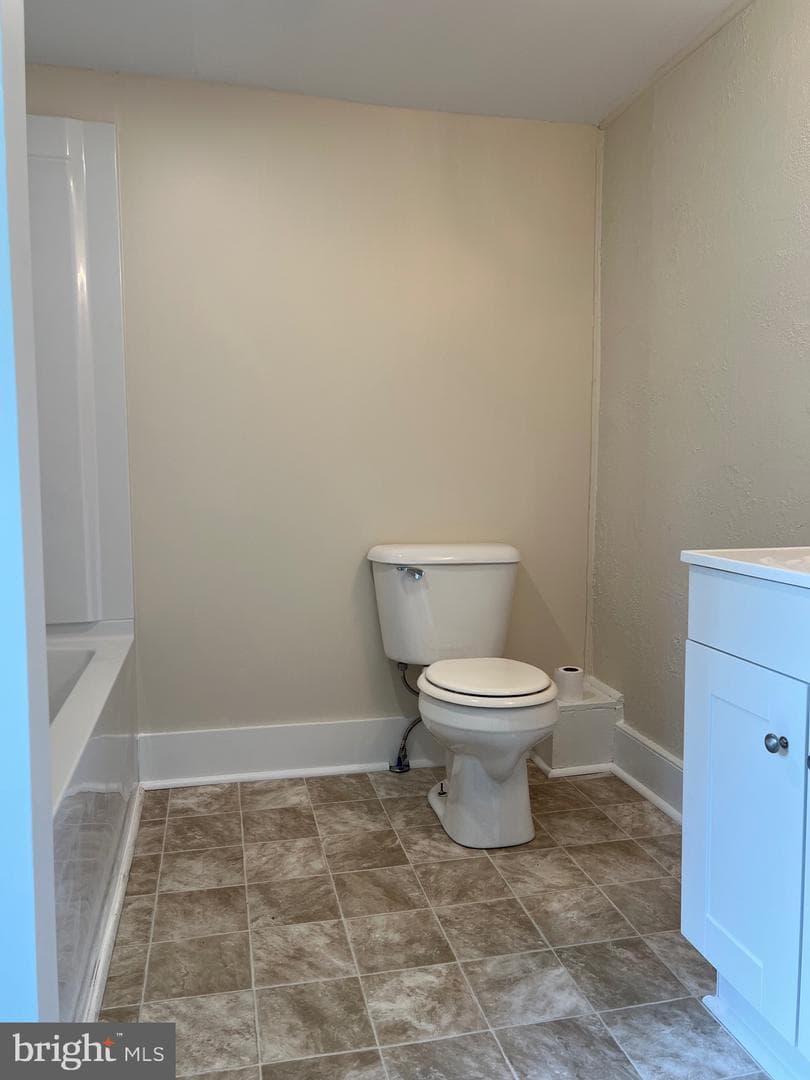 323 Hood Street photo 12