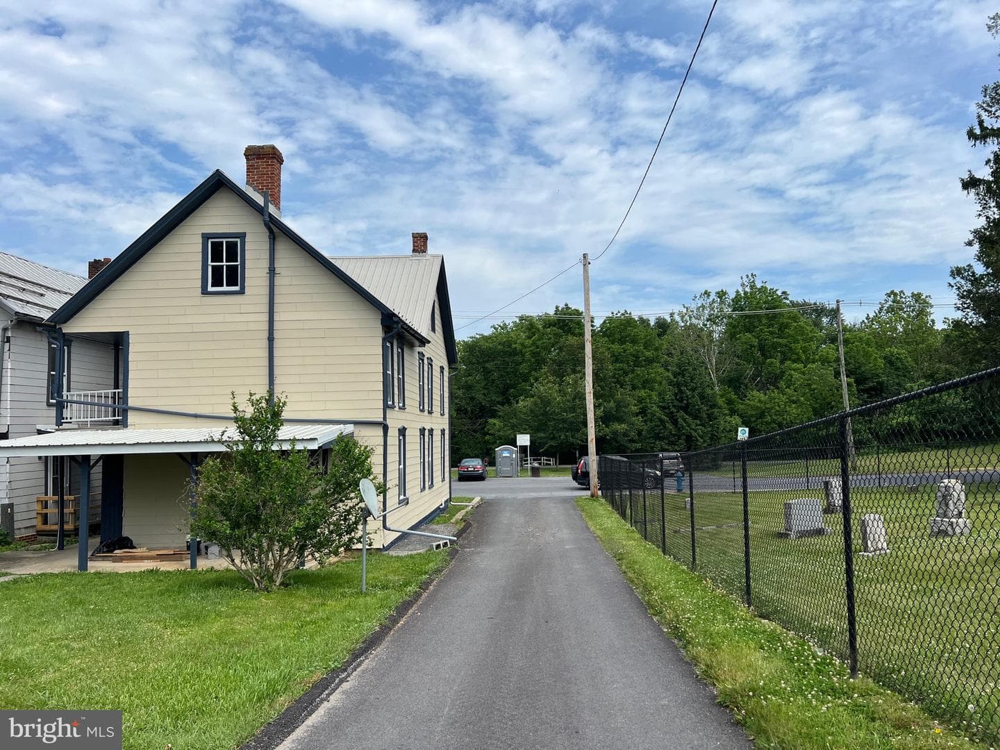 323 Hood Street photo 26