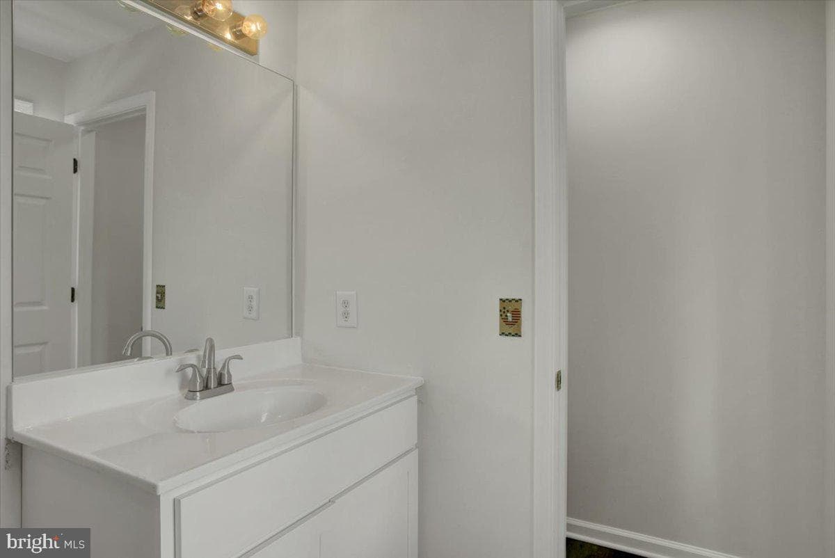 604 Fairview Avenue photo 17
