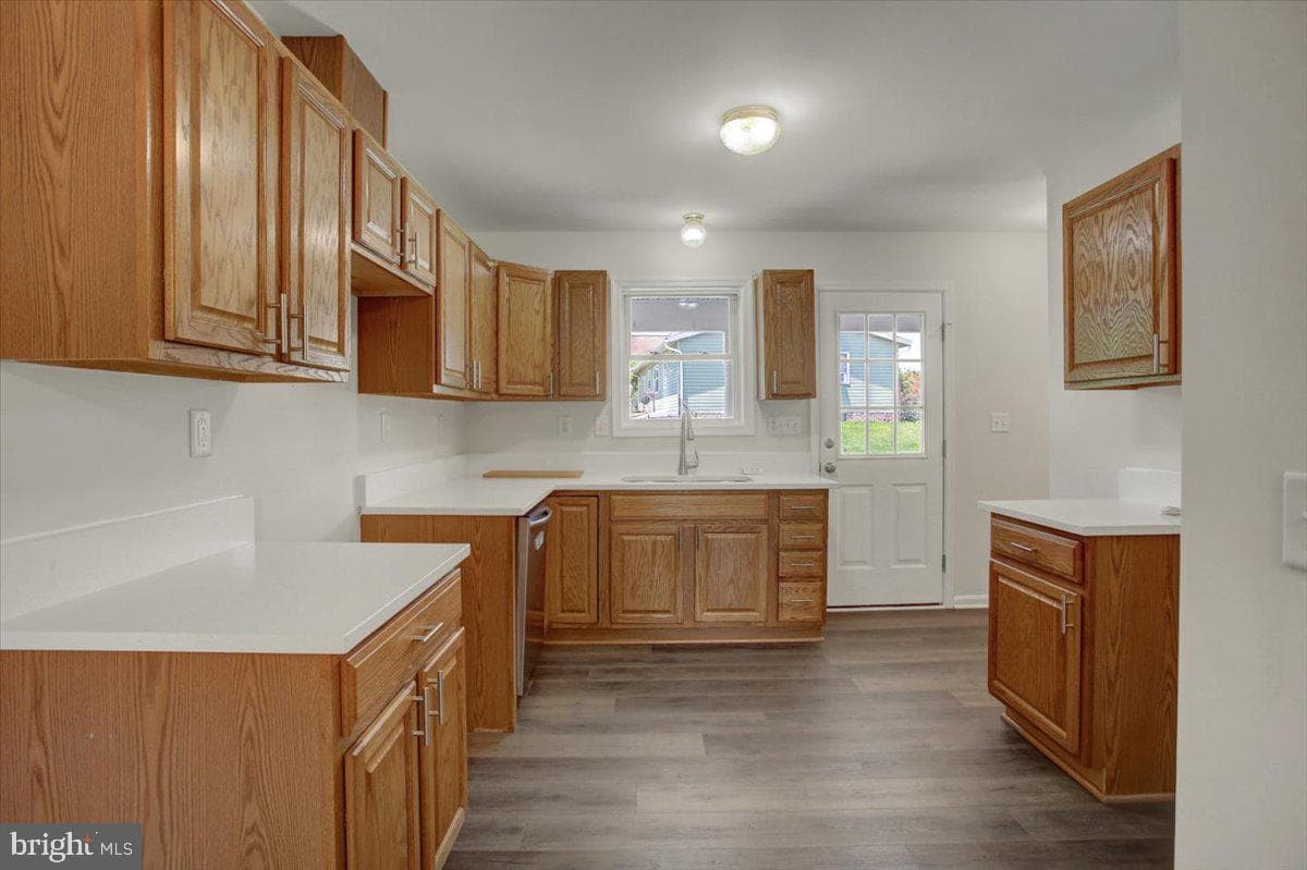 604 Fairview Avenue photo 9