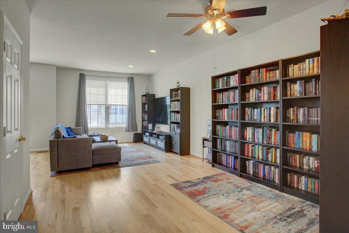433 W Baltimore Street #b photo 12