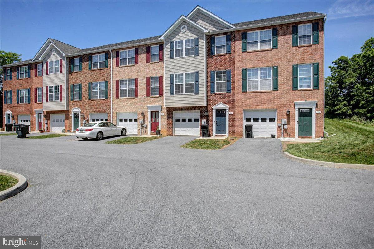 433 W Baltimore Street #b, Greencastle