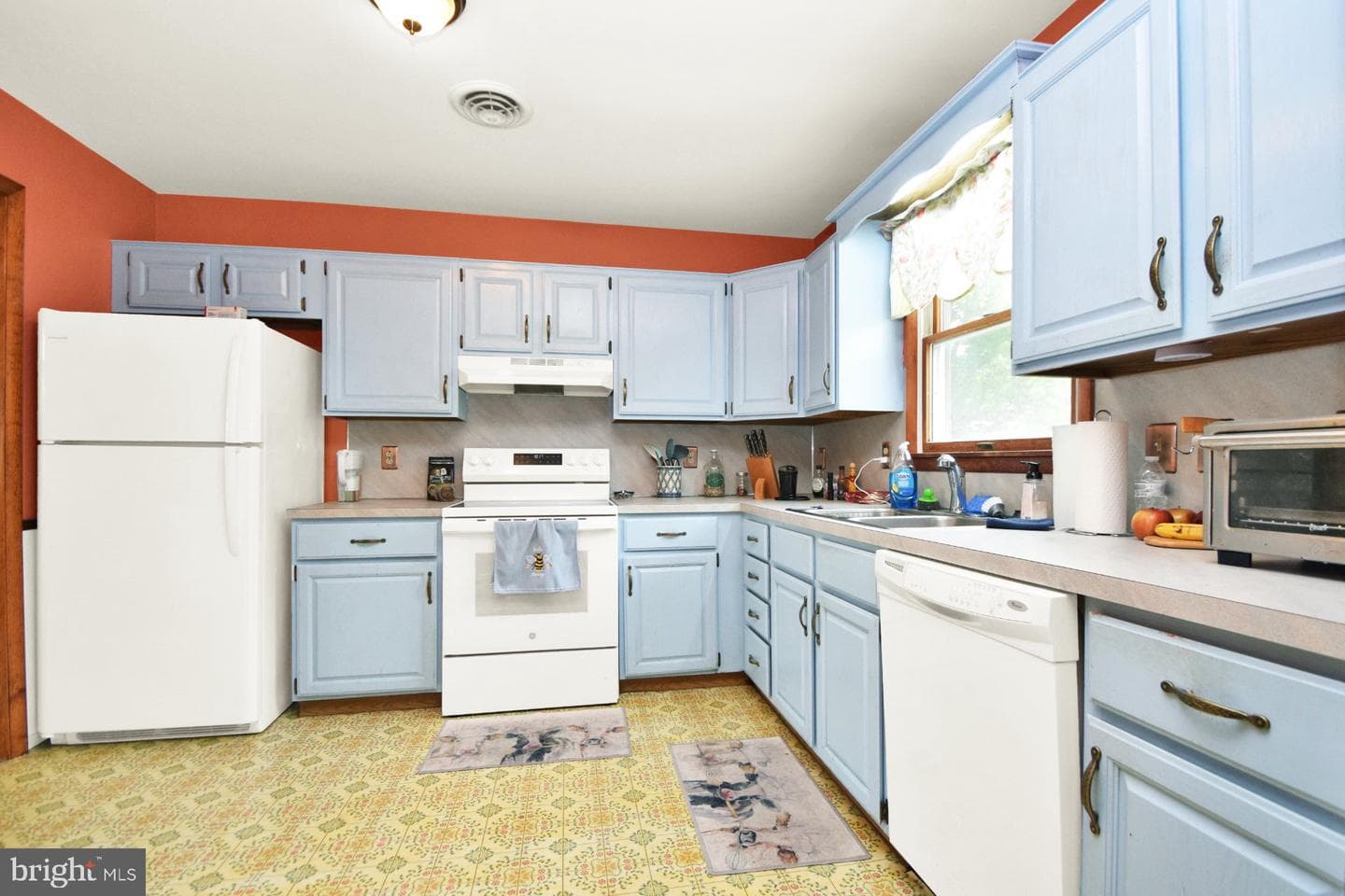 1228 Candice Lane photo 6