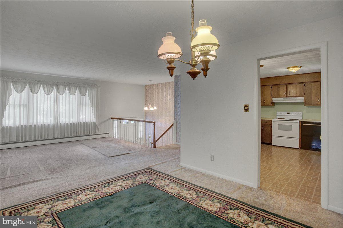 1355 Siloam Road photo 7