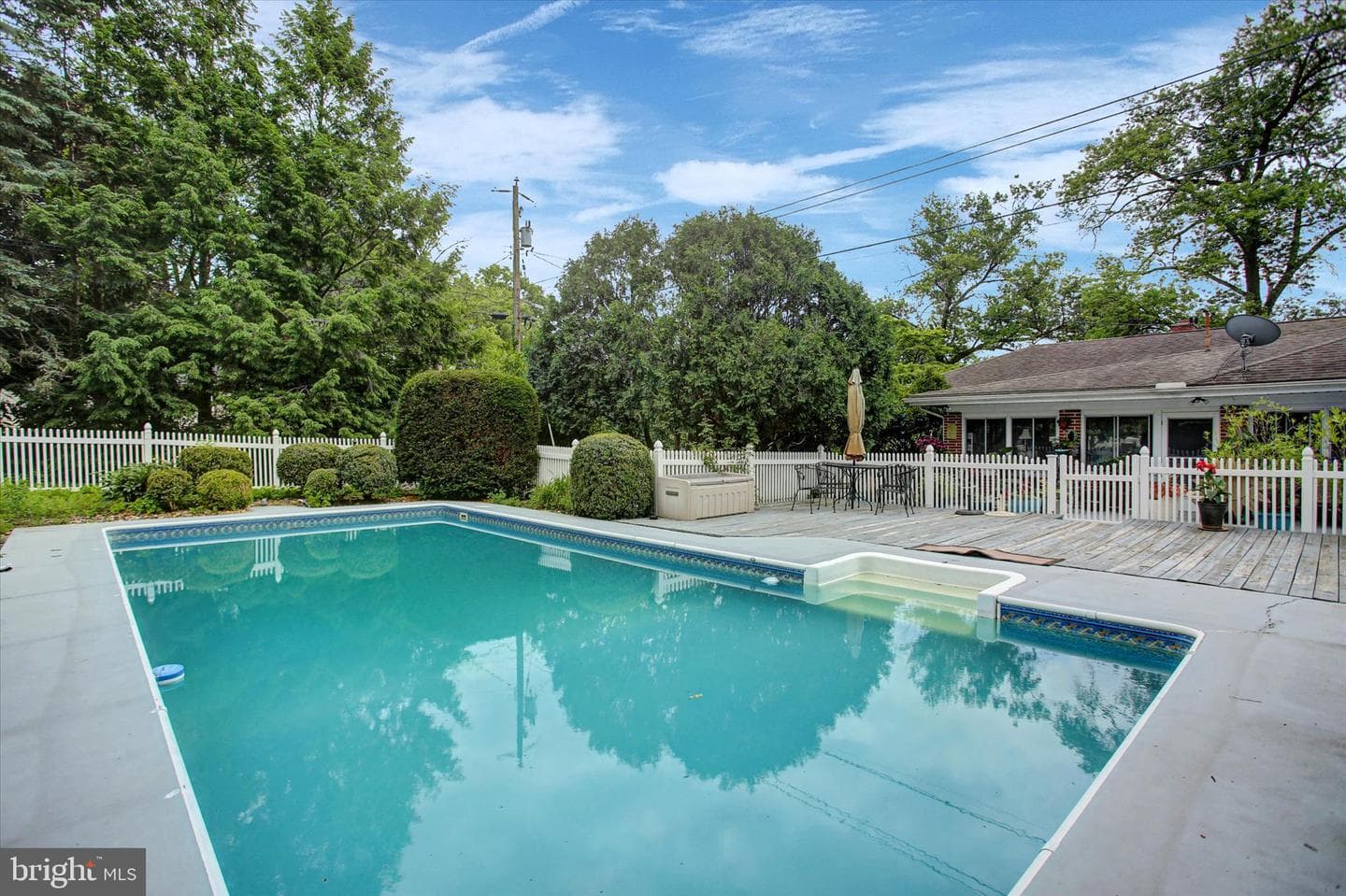 405 Westover Road photo 11