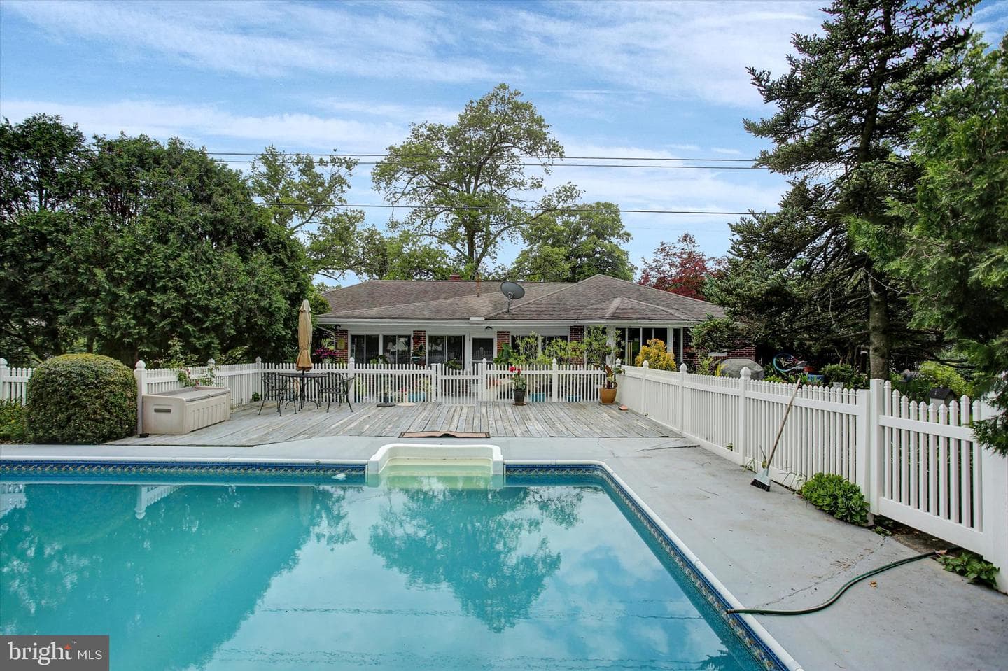 405 Westover Road photo 12