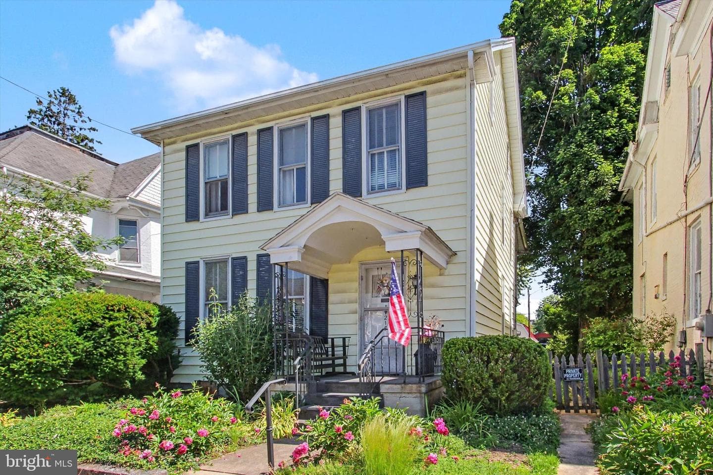 215 W 2nd St, Waynesboro