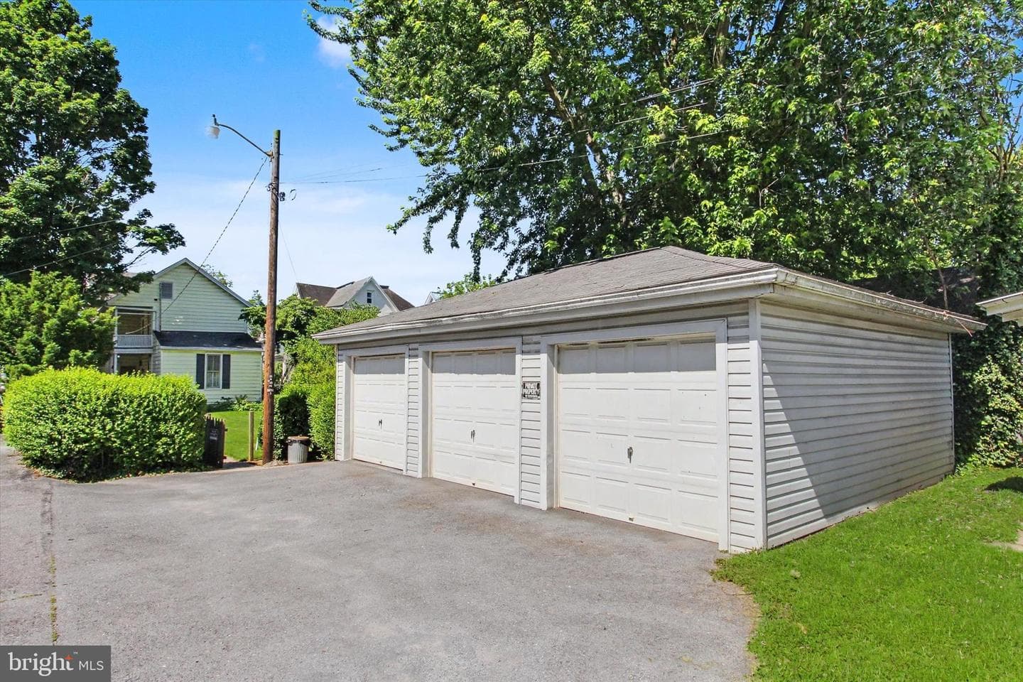 215 W 2nd St, Waynesboro