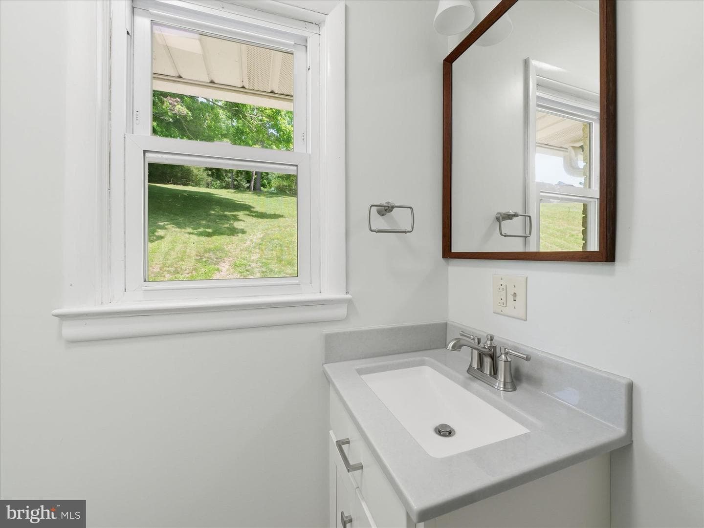 11141 Lincoln Way W photo 19